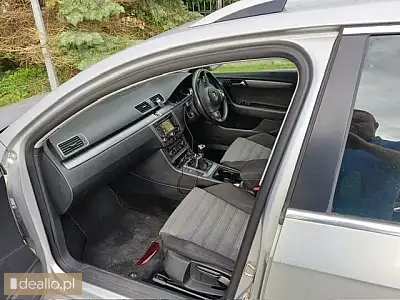 [elicytacje] i licytacja - samochód osobowy volkswagen passat kombi rok produkcji 2011 - Zdjęcie 4 - WARSZAWIAK.EU
