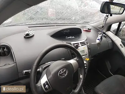 [eLicytacje] I licytacja - Toyota Yaris Hatchback 1.3 benzyna, rok prod. 2006 - Zdjęcie 7 - WARSZAWIAK.EU